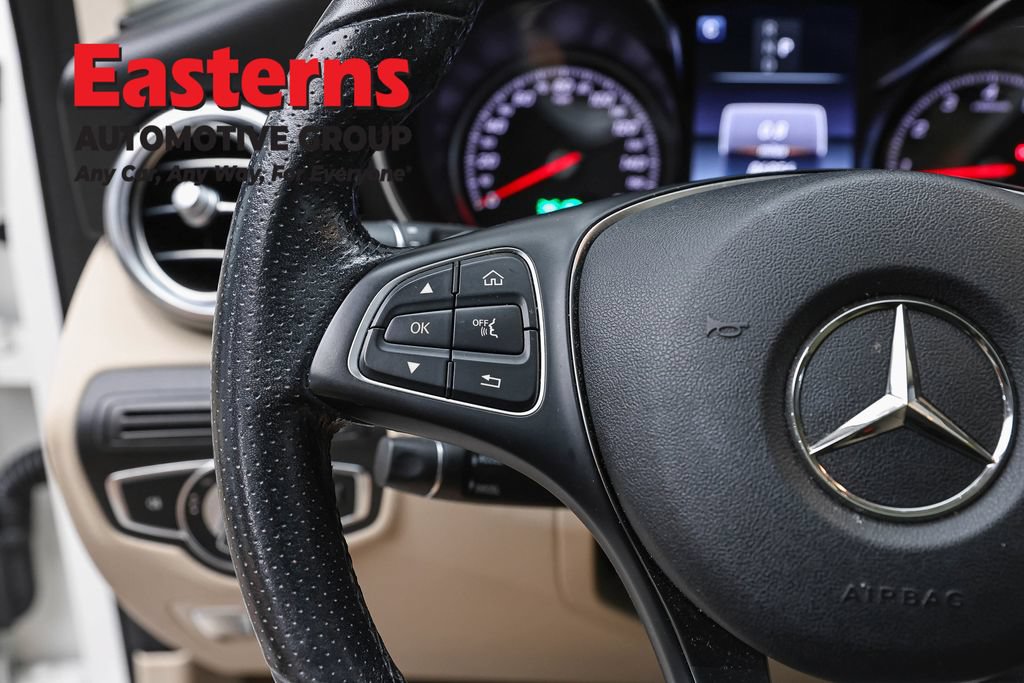 Used 2019 Mercedes-Benz GLC 300 4MATIC image 17