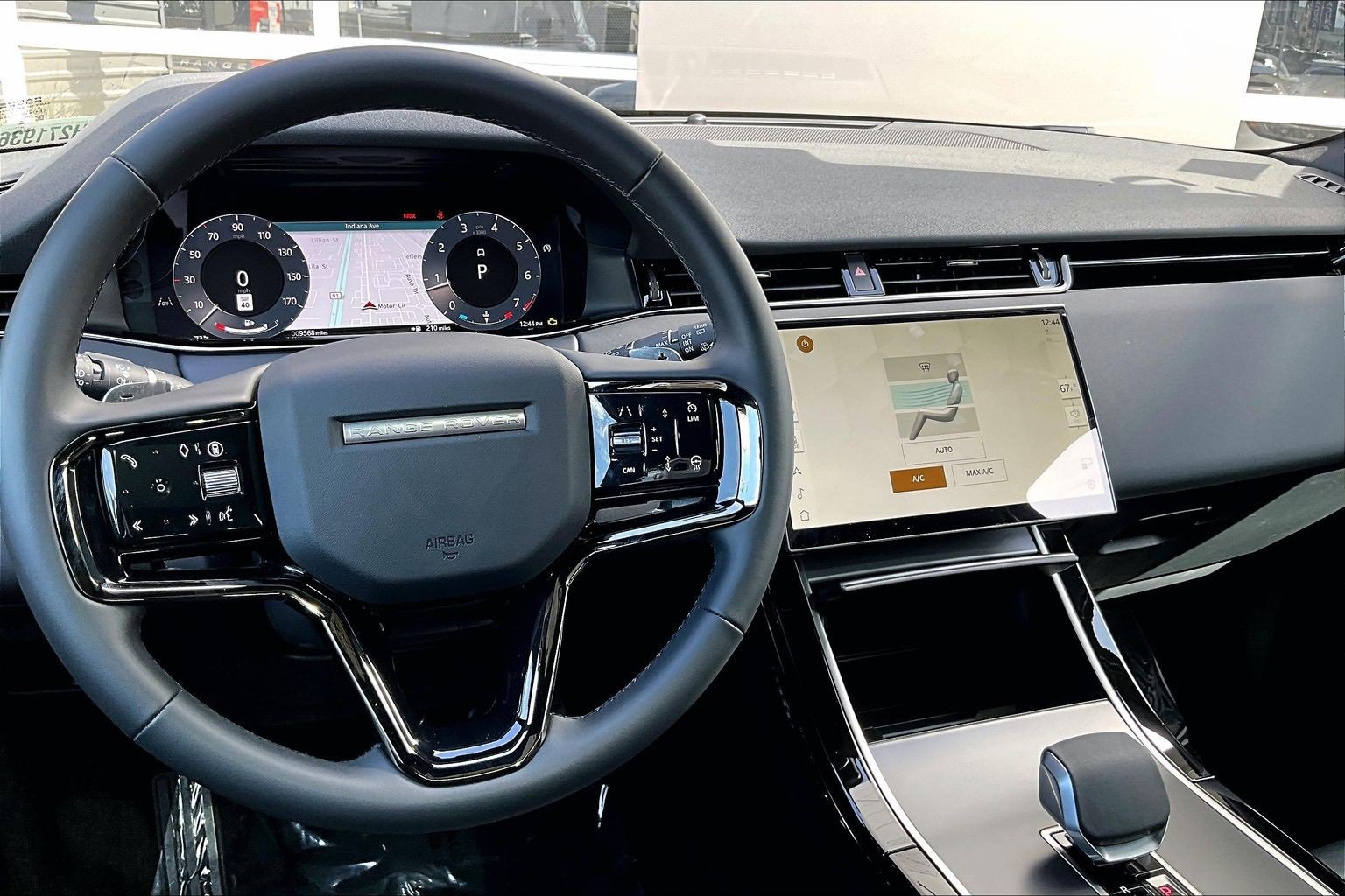 Used 2025 Land Rover Range Rover Evoque Dynamic SE image 6