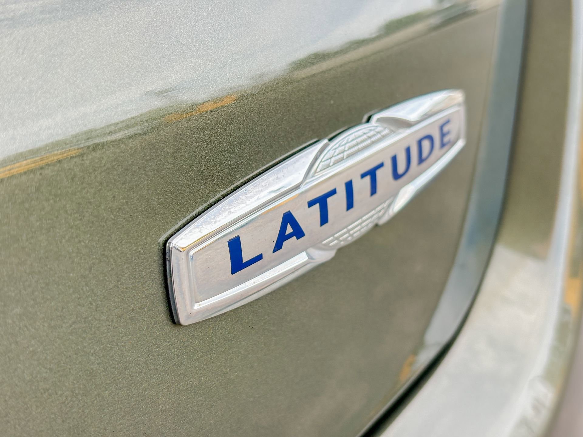 Used 2018 Jeep Compass Latitude w/ Popular Equipment Group FWD image 12