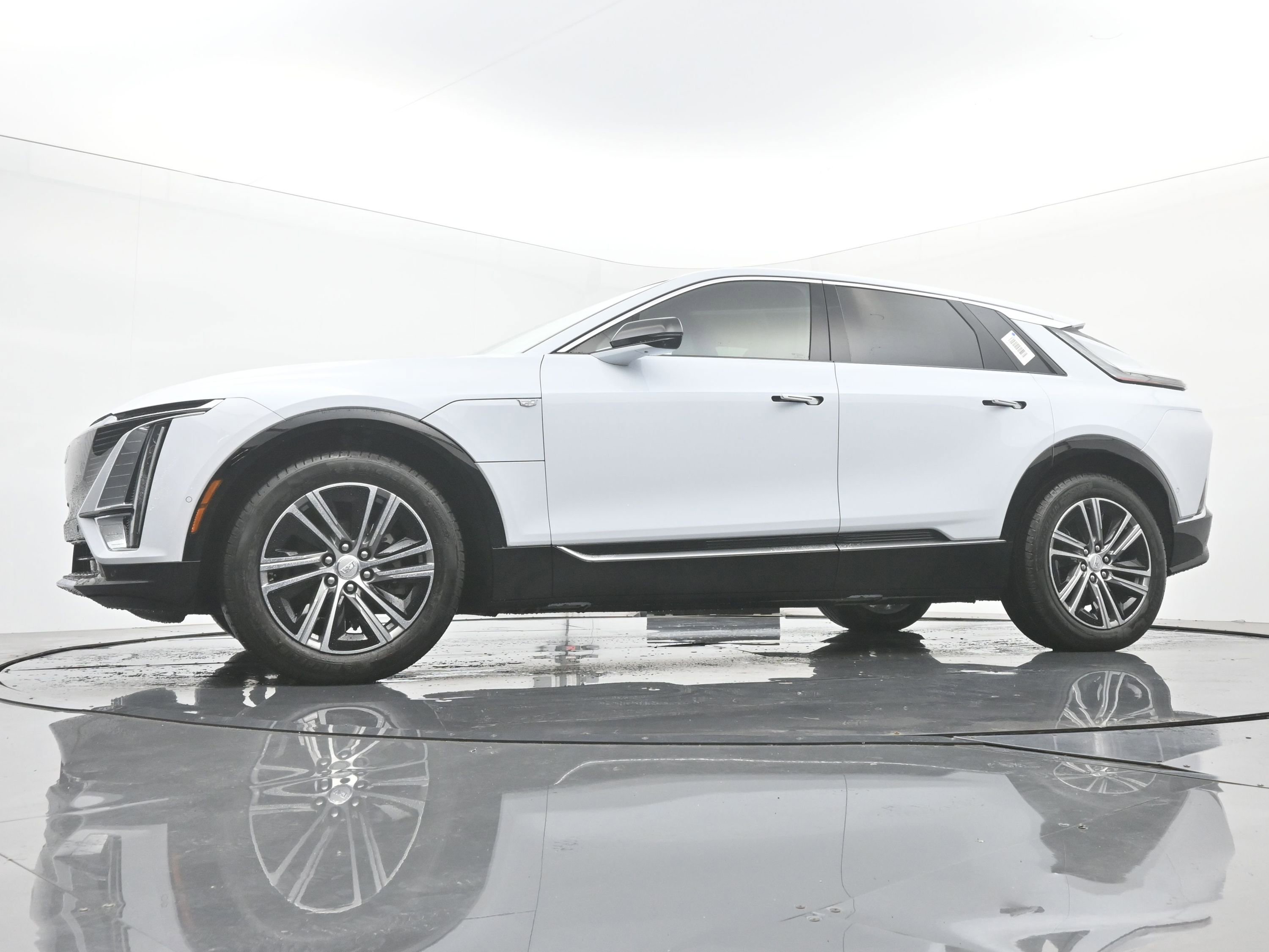 New 2026 Cadillac Lyriq Luxury image 16