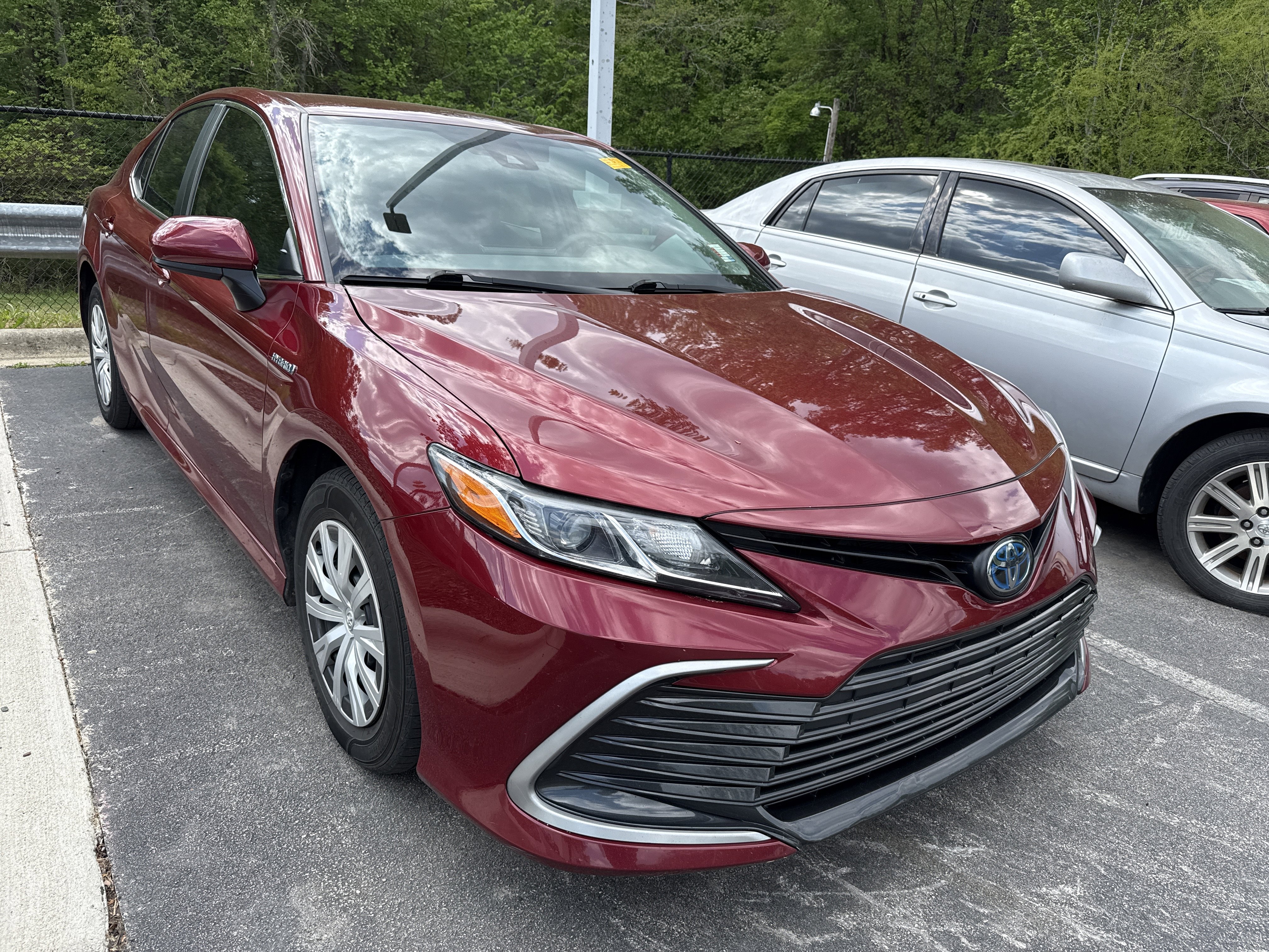 Used 2021 Toyota Camry LE image 37