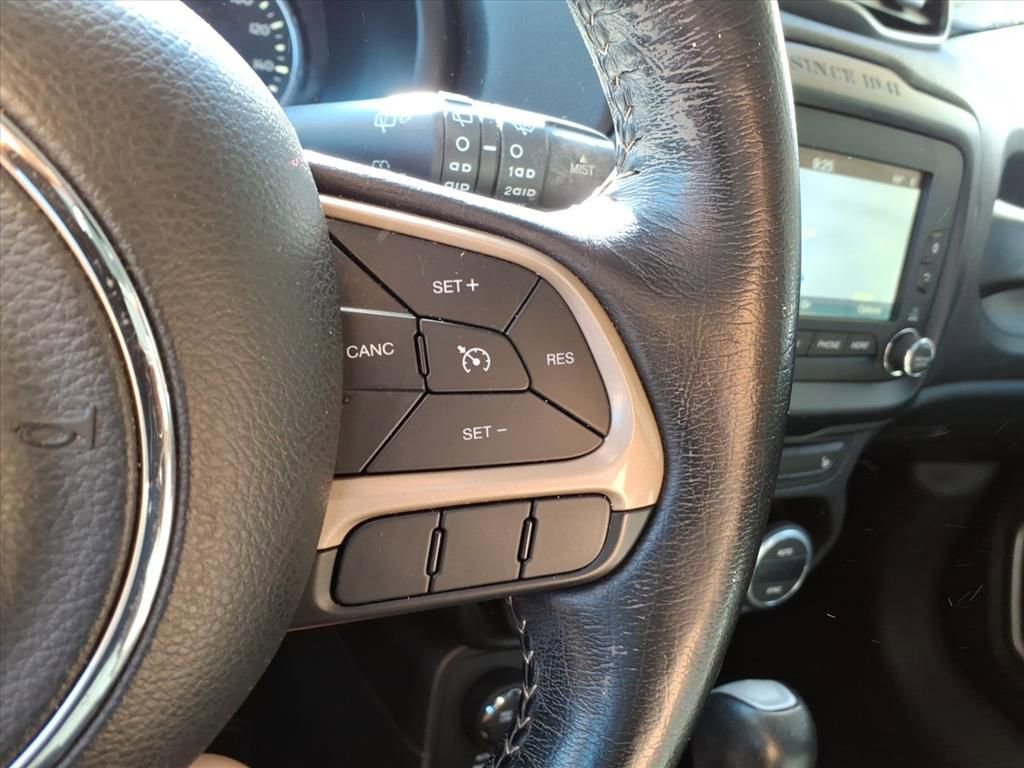 Used 2017 Jeep Renegade Trailhawk image 18