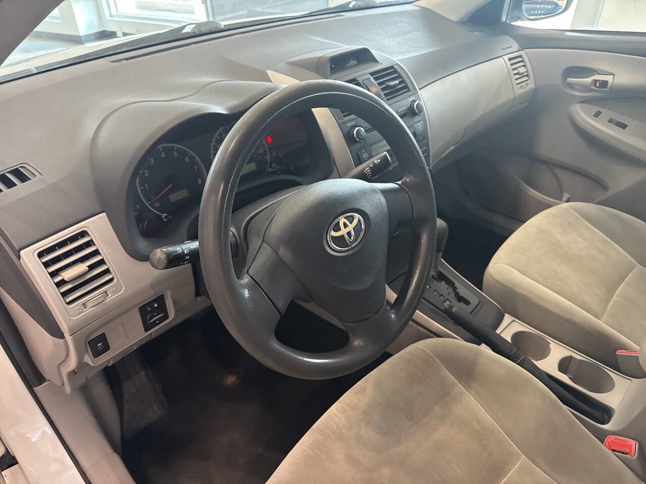 Used 2012 Toyota Corolla L FWD image 14