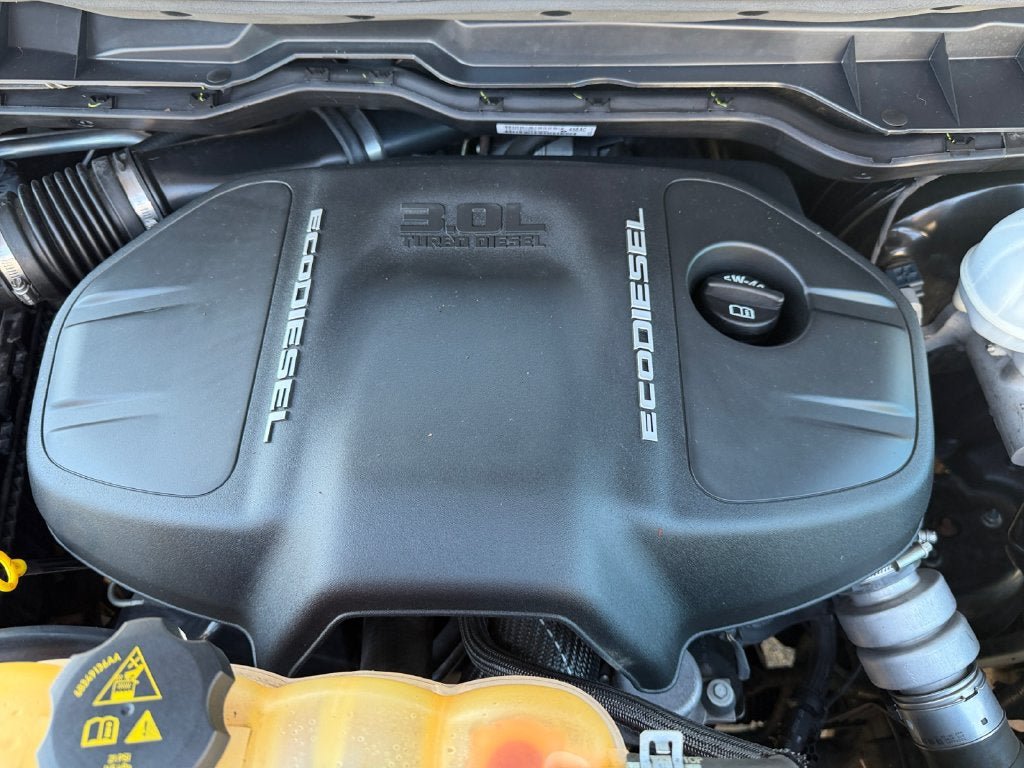 Used 2018 RAM 1500 Laramie AWD/4WD image 30