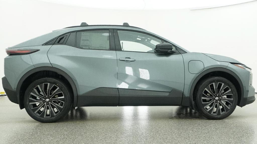 New 2026 Toyota C-HR AWD/4WD image 59