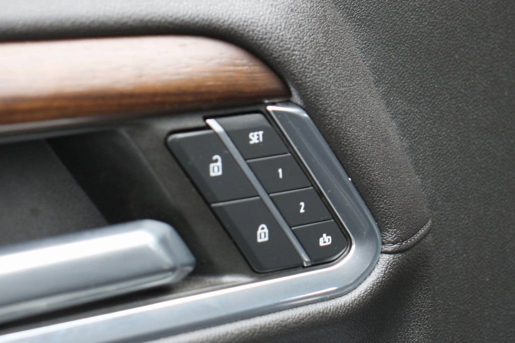 Used 2024 Chevrolet Silverado 2500 High Country w/ Technology Package image 17