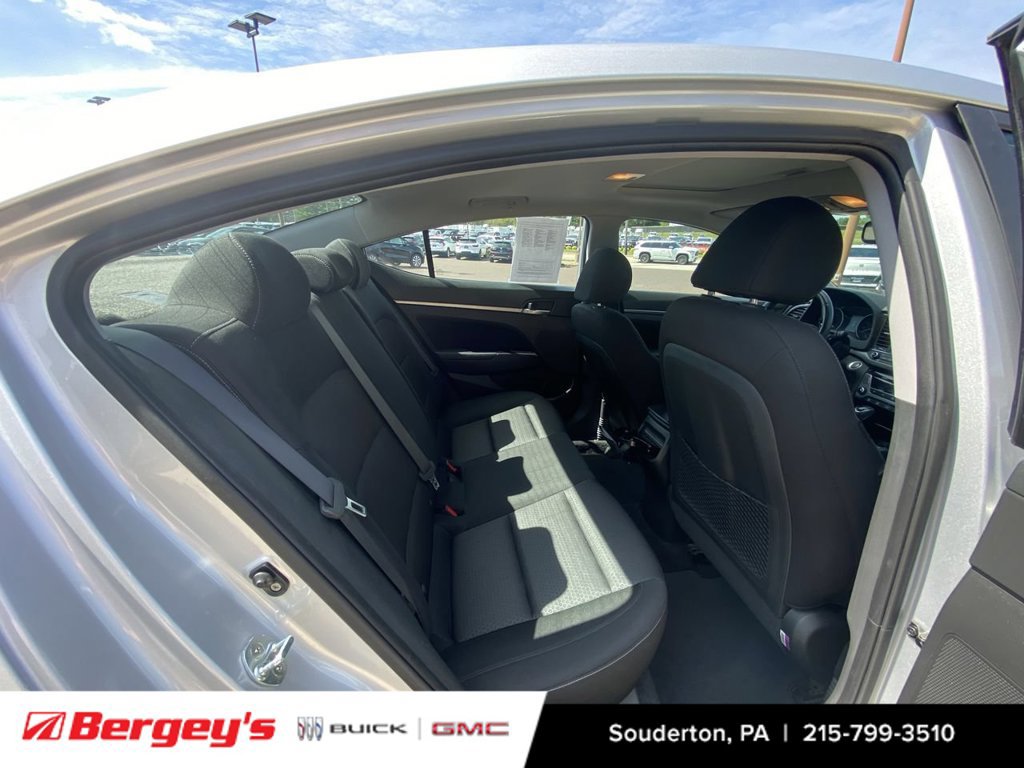 Used 2017 Hyundai Elantra Value Edition FWD image 31