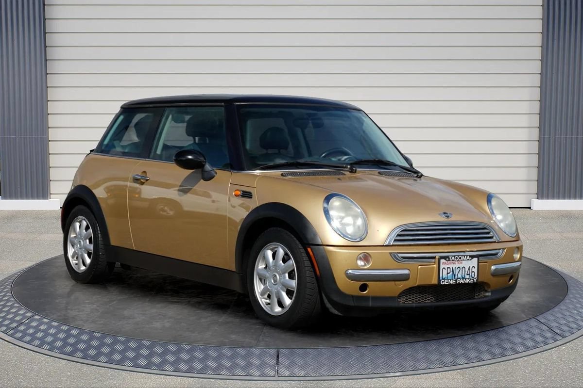 Used 2004 MINI Cooper Hardtop FWD image 1