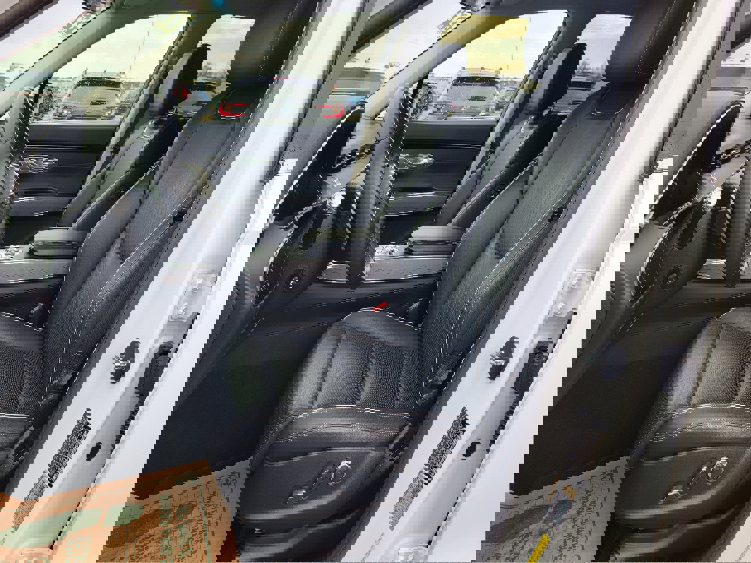 Used 2022 Genesis GV70 2.5T w/ Advanced Package image 27