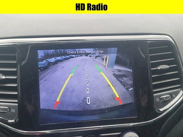 Used 2019 Jeep Grand Cherokee Altitude image 12