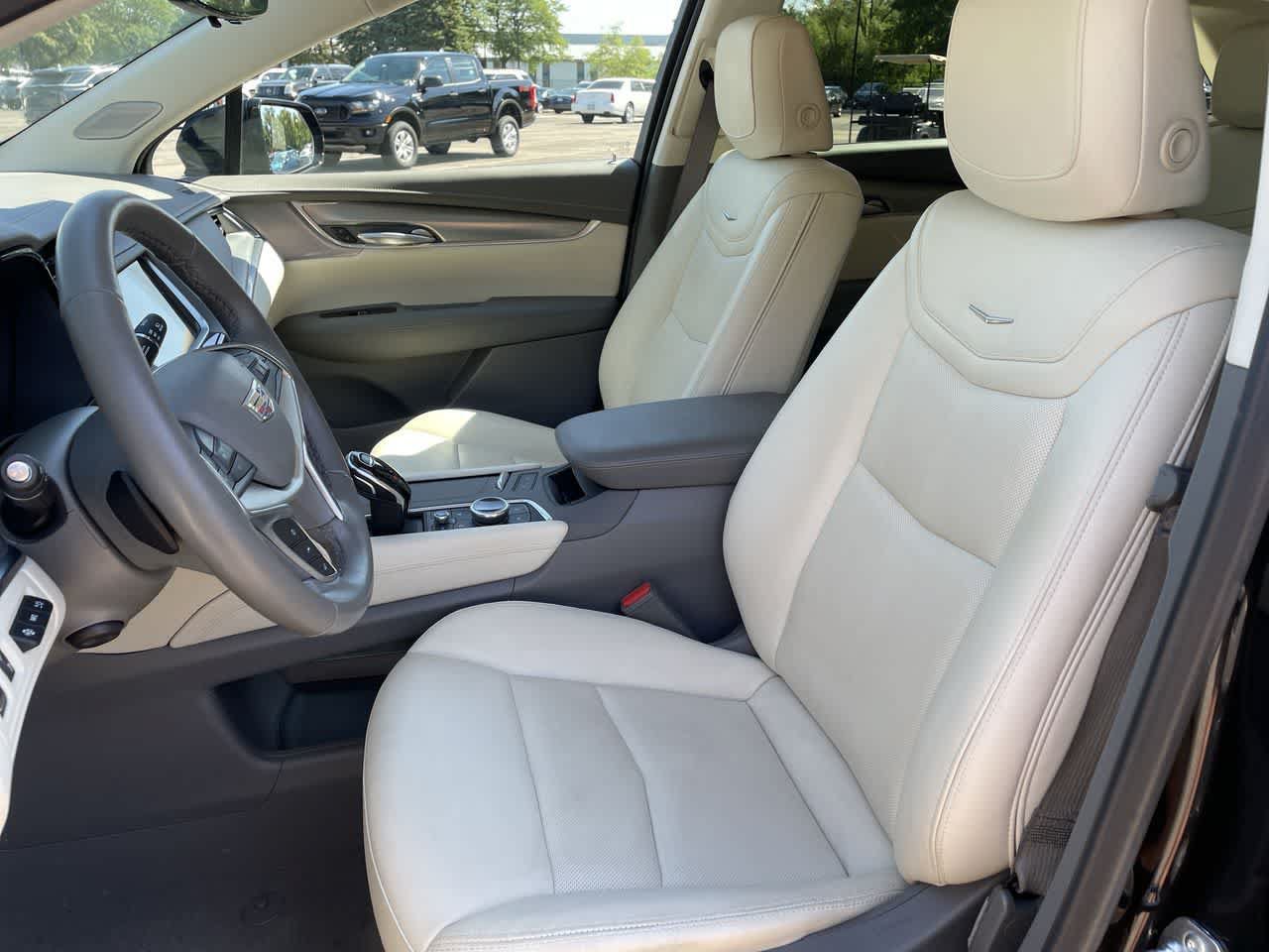 Certified 2024 Cadillac XT5 Premium Luxury w/ Technology Package AWD/4WD image 12