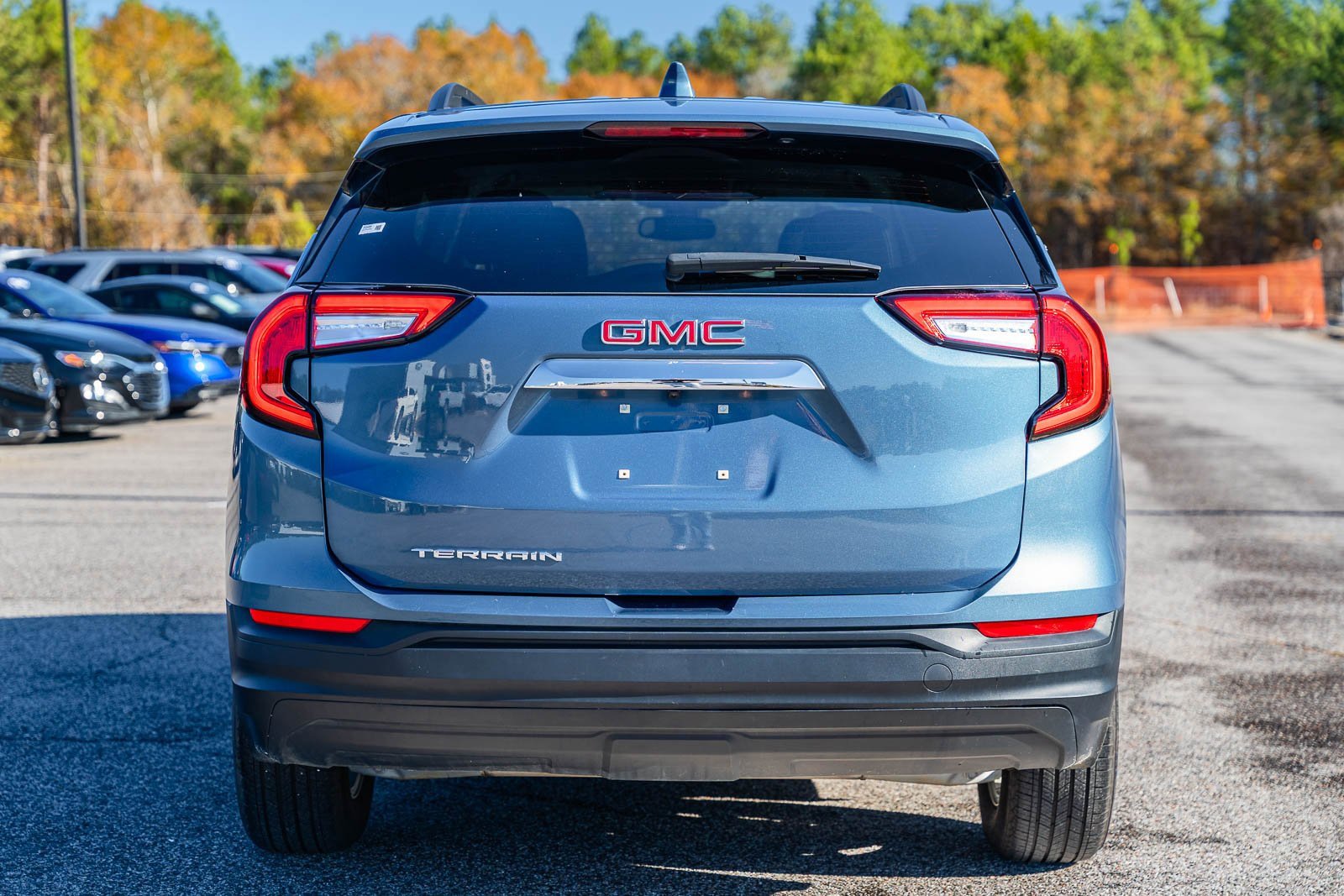 Used 2024 GMC Terrain SLE w/ Driver Convenience Package image 7