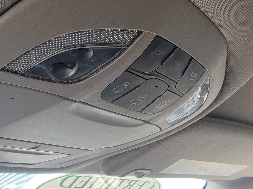 Certified 2023 Chrysler Pacifica Touring-L image 38