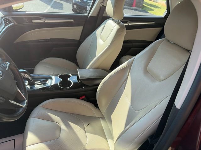 Used 2016 Ford Fusion Titanium FWD image 7