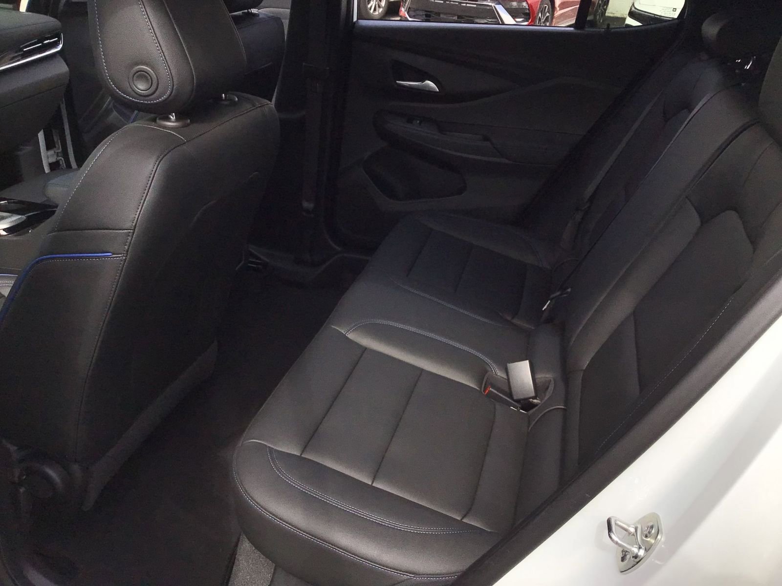 Used 2025 Buick Envista Sport Touring image 24