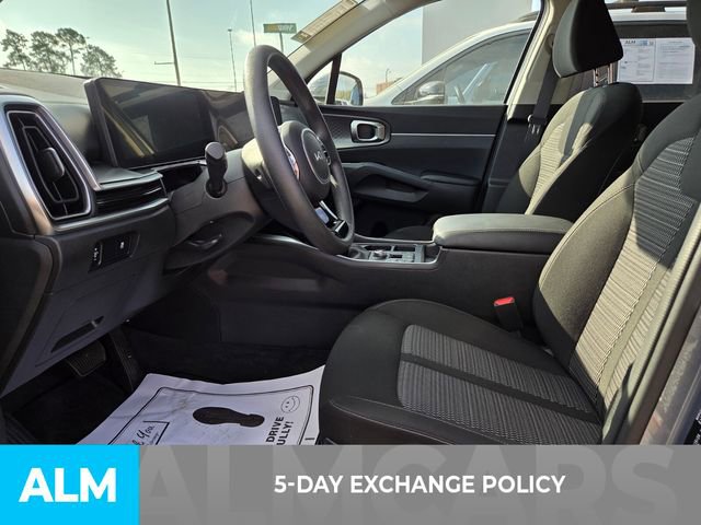 Used 2024 Kia Sorento LX image 3