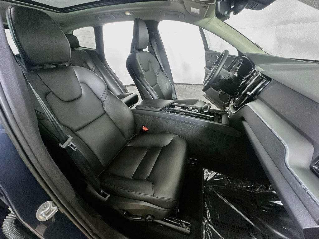 Used 2023 Volvo XC60 B5 Core AWD/4WD image 12