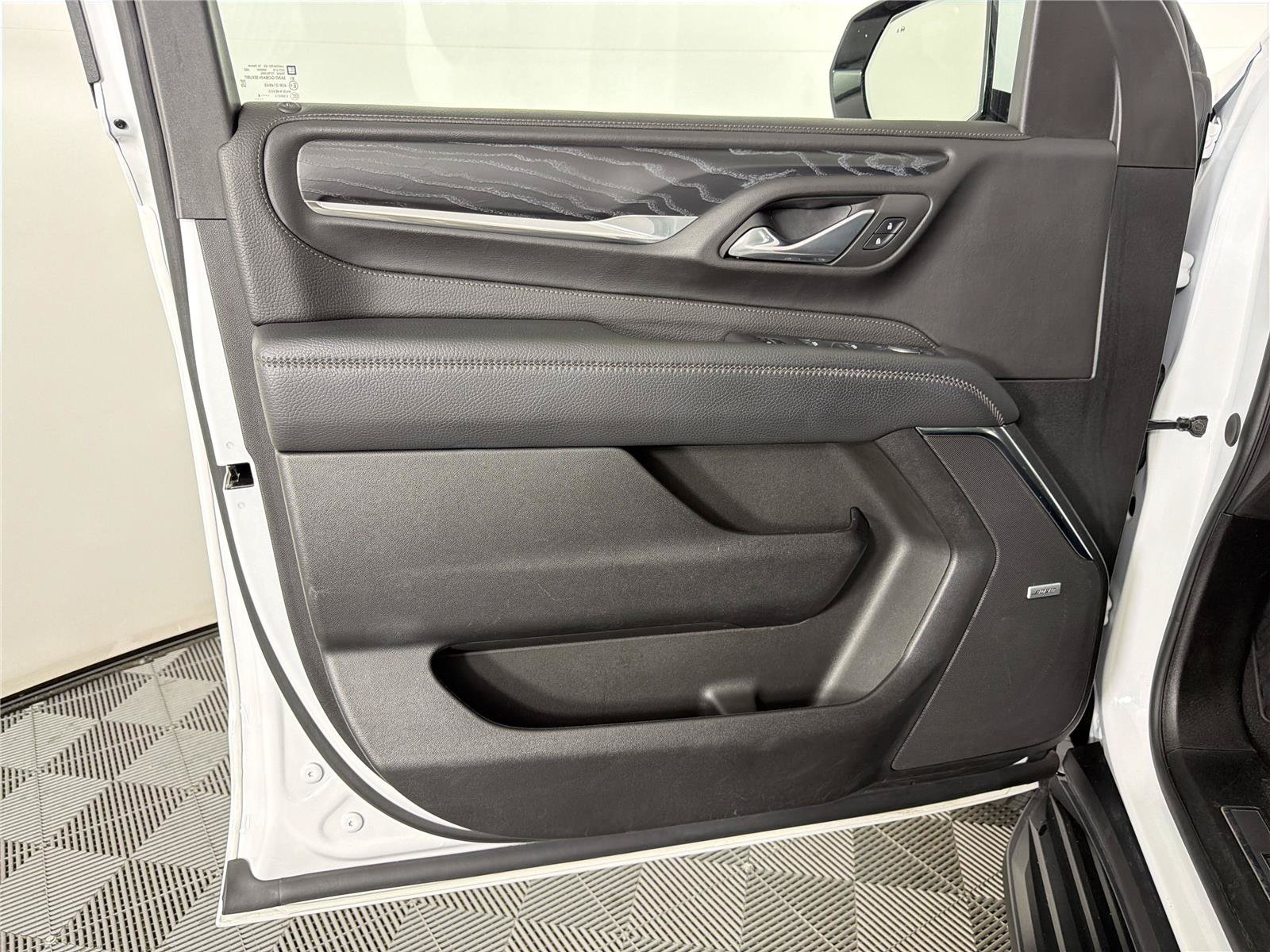 Certified 2024 GMC Yukon XL Denali RWD image 8