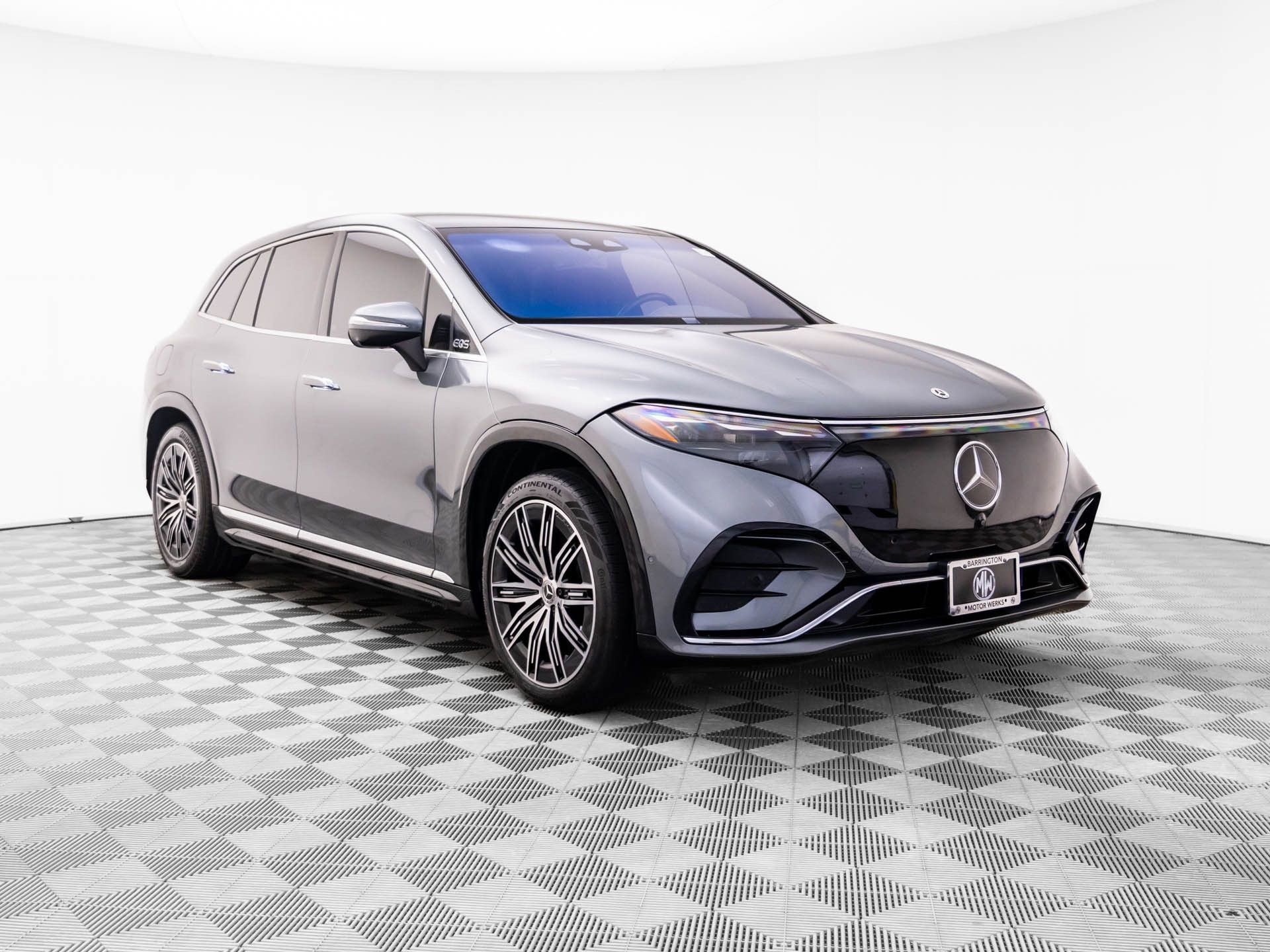 Used 2023 Mercedes-Benz EQS 580 4MATIC SUV w/ Exclusive Trim Package image 8