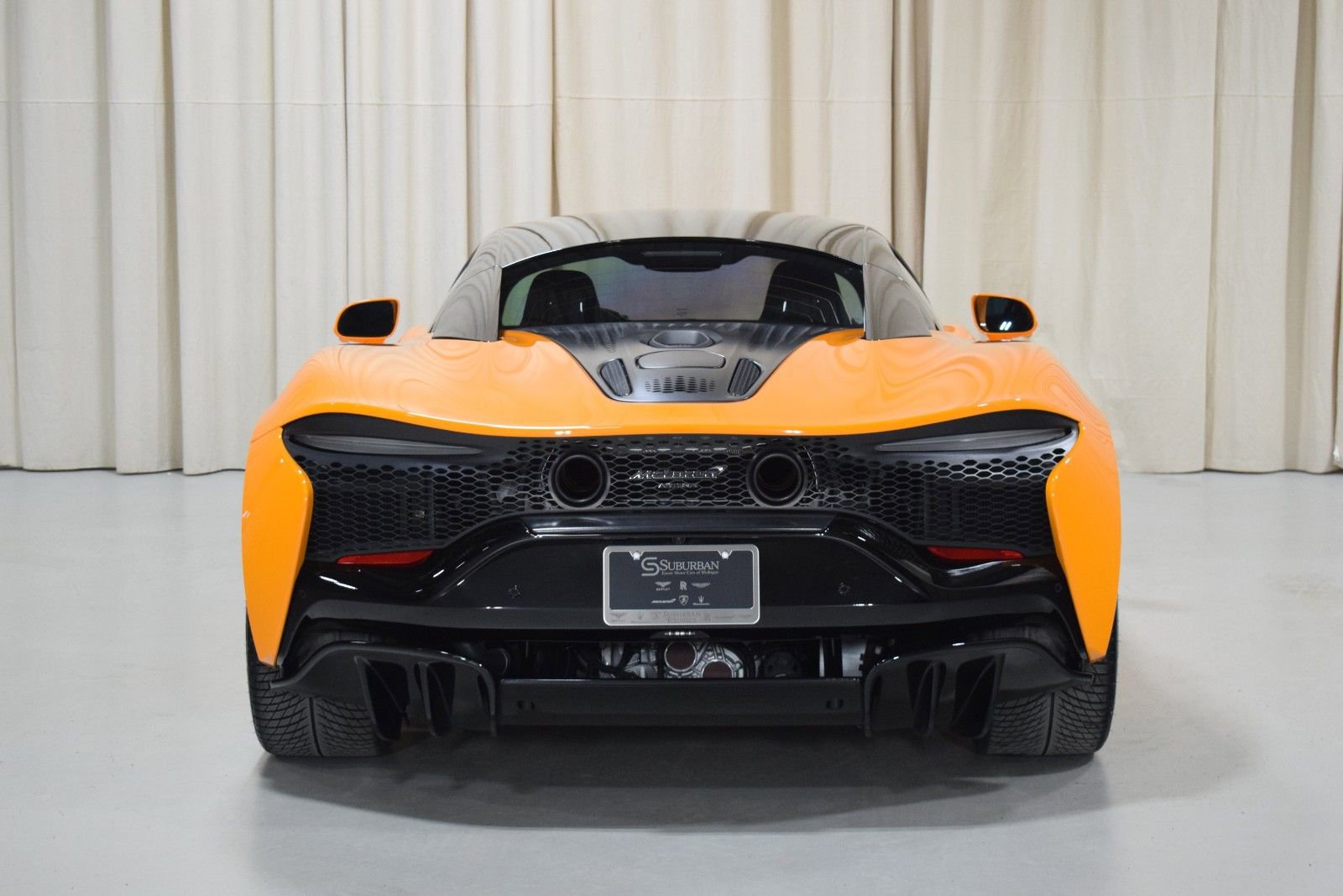 Used 2024 McLaren Artura image 12