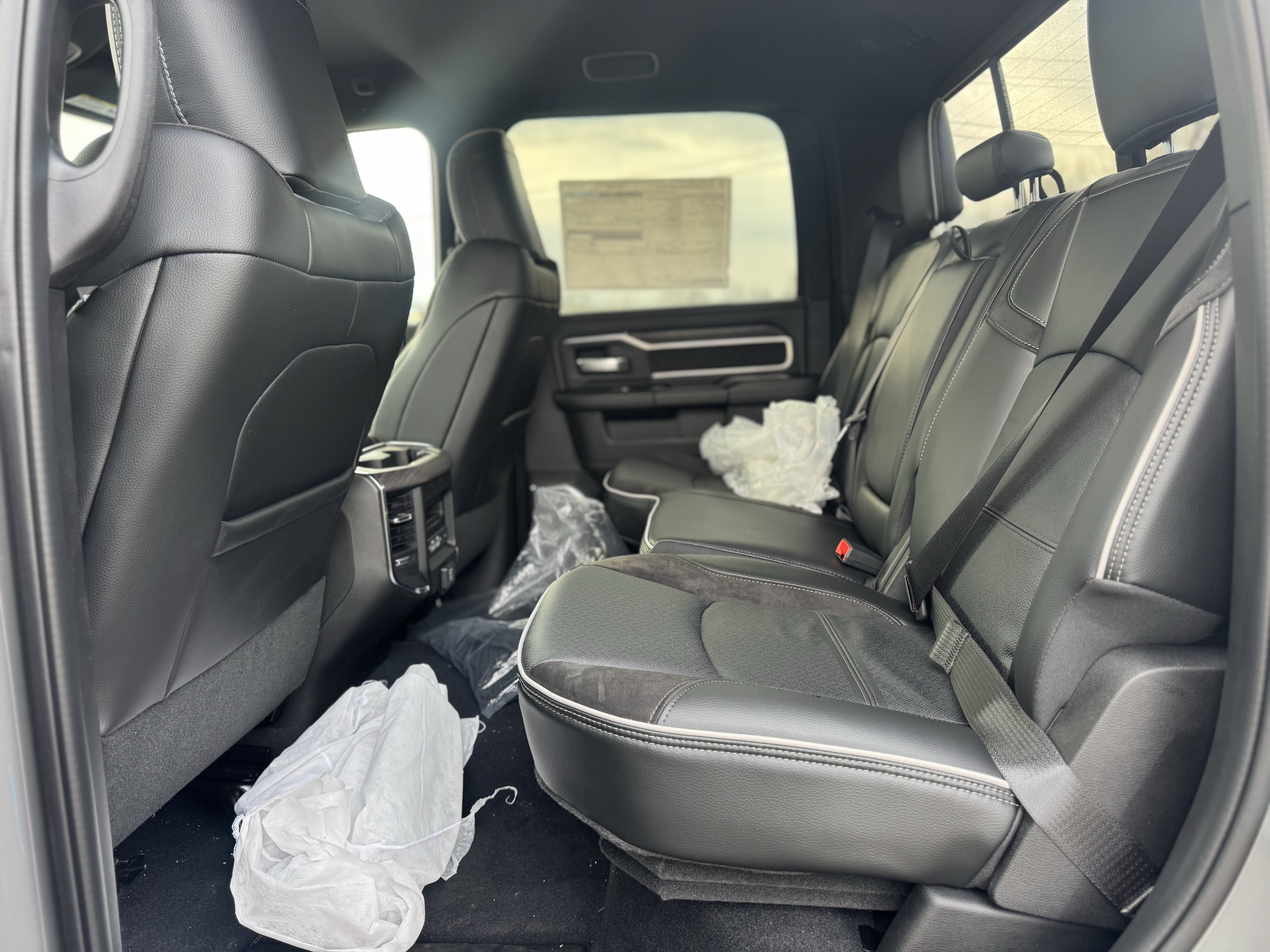 New 2026 RAM 2500 Laramie AWD/4WD image 12