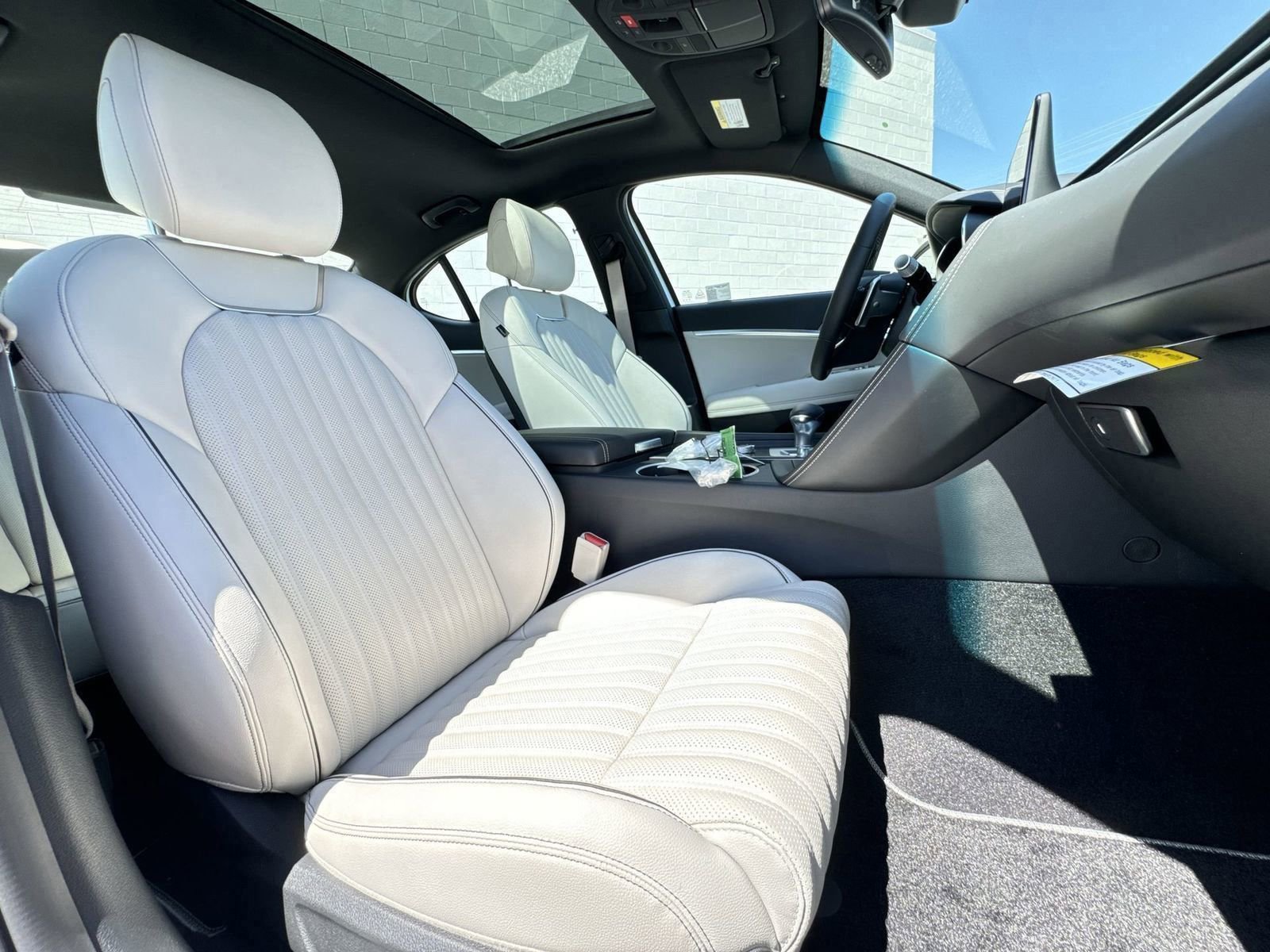 New 2025 Genesis G70 2.5T w/ Sport Prestige Package image 31