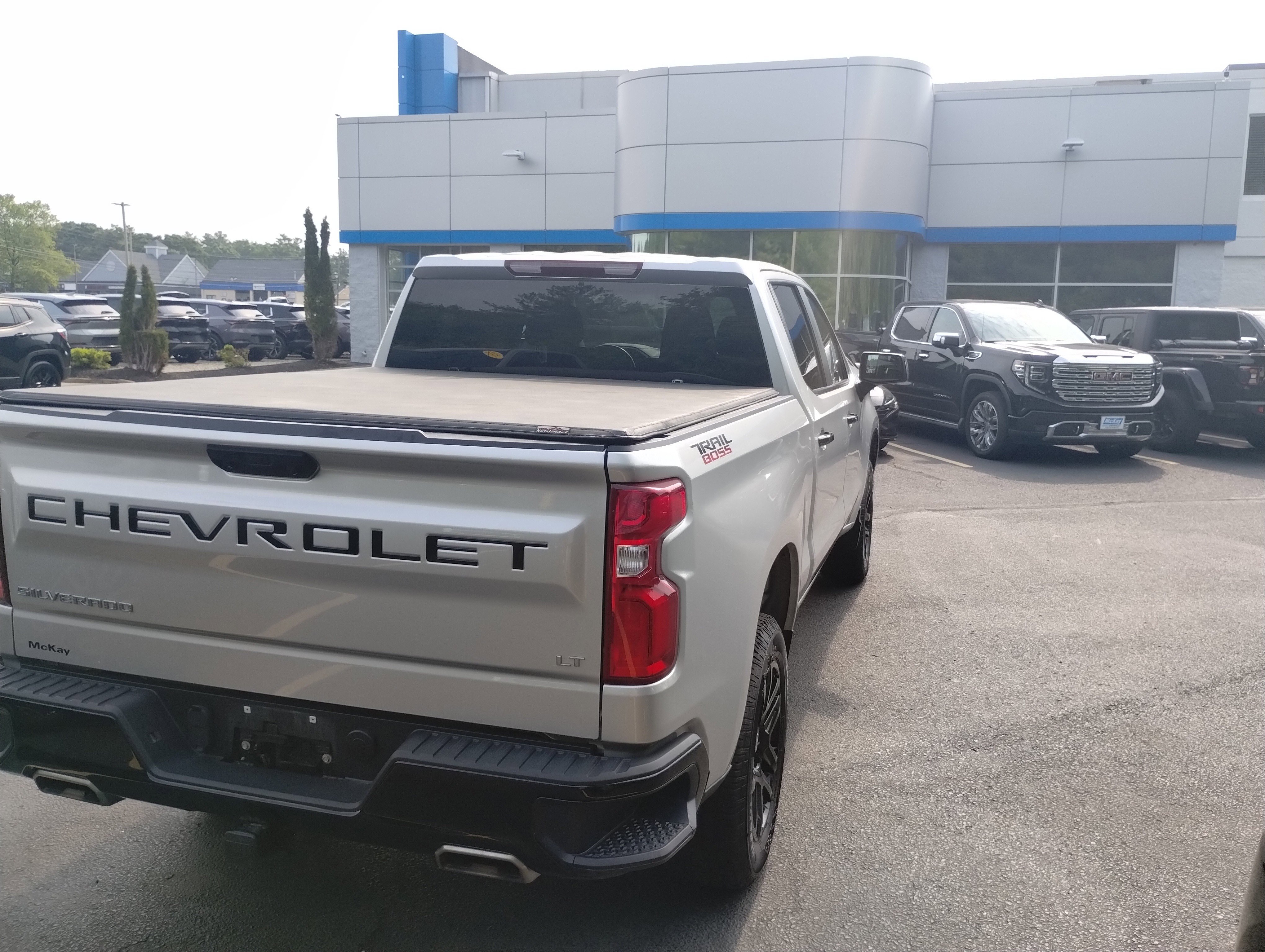 Used 2022 Chevrolet Silverado 1500 LT Trail Boss image 3