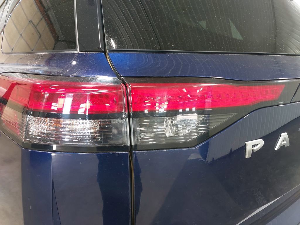 Used 2023 Nissan Pathfinder SL image 35