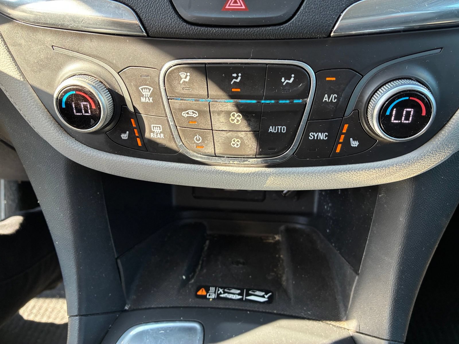 Used 2019 Chevrolet Equinox Premier FWD image 8