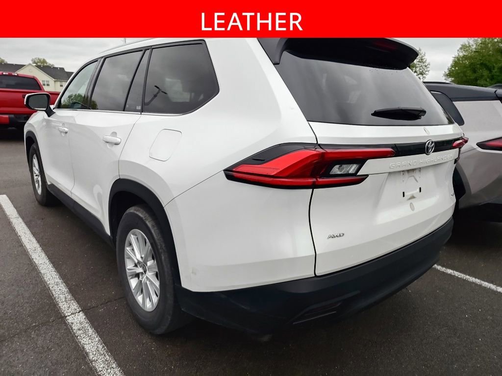 Used 2024 Toyota Grand Highlander AWD image 4