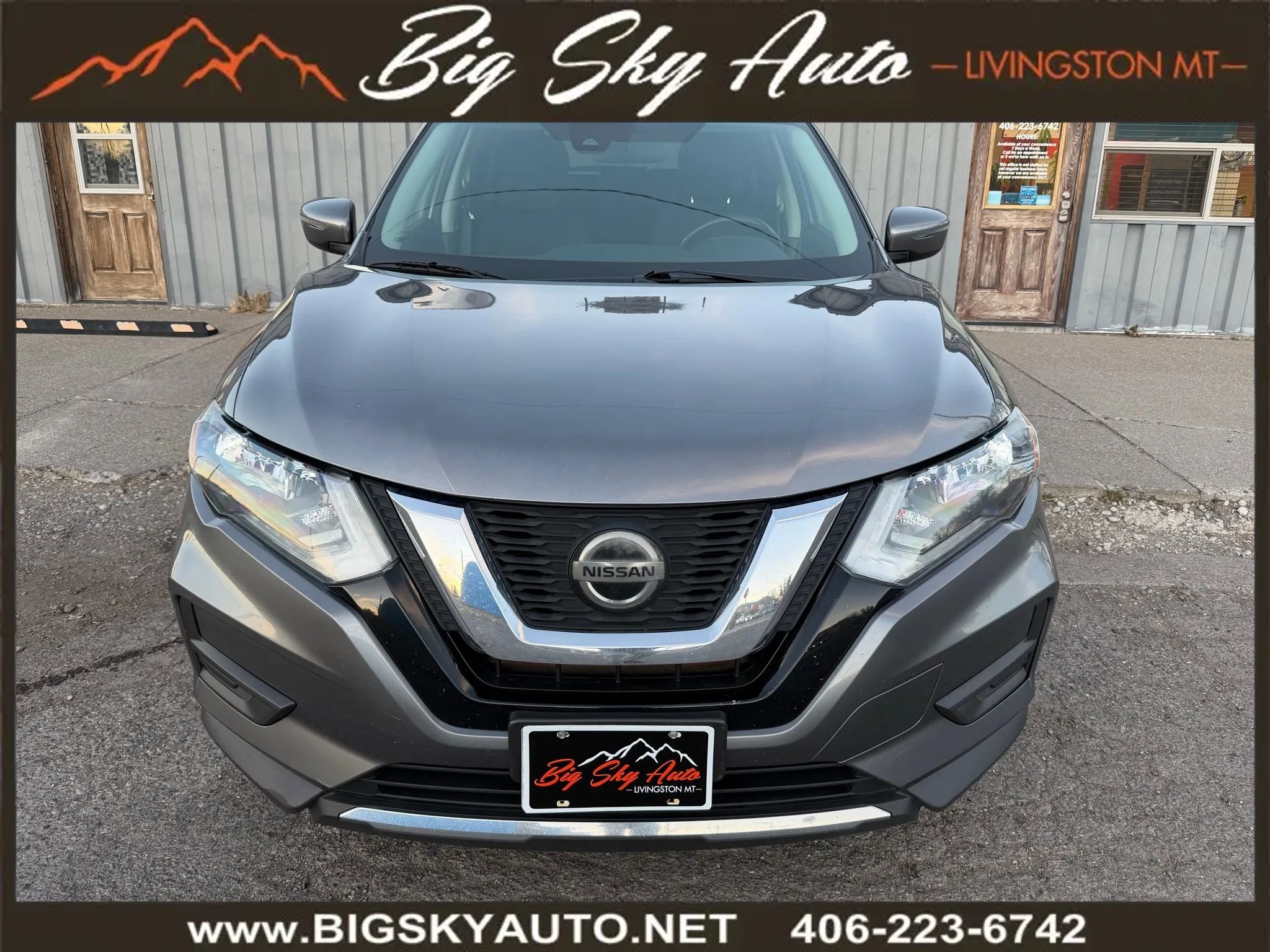Used 2019 Nissan Rogue SV image 2