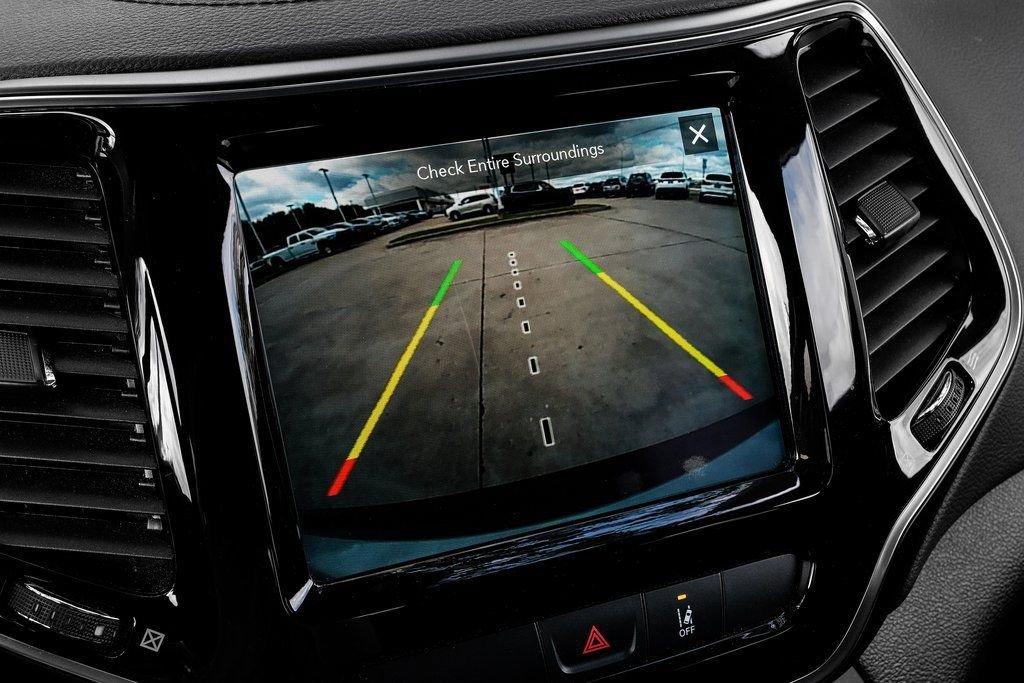 Used 2022 Jeep Cherokee Limited w/ Elite Package image 31