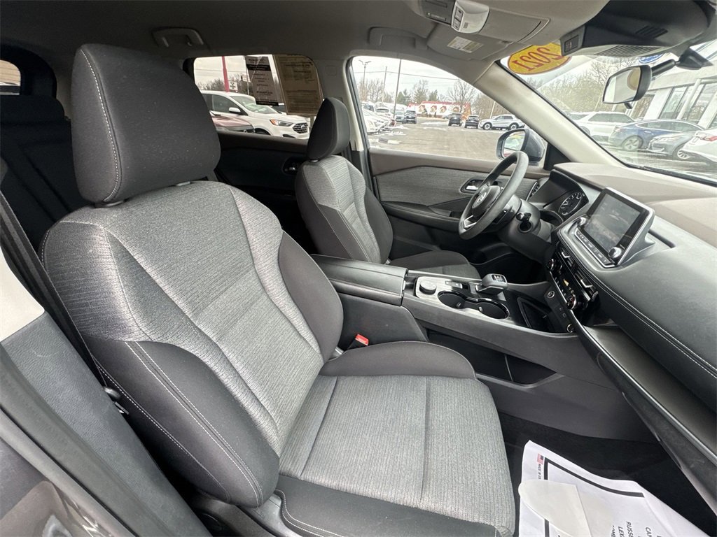 Used 2021 Nissan Rogue SV image 23