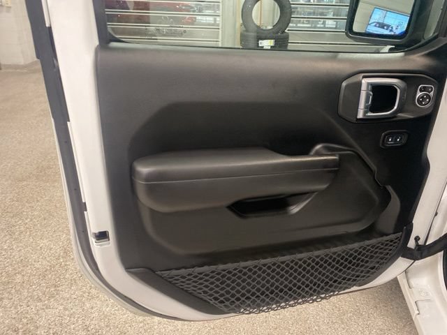 Used 2018 Jeep Wrangler Unlimited Sport S AWD/4WD image 24
