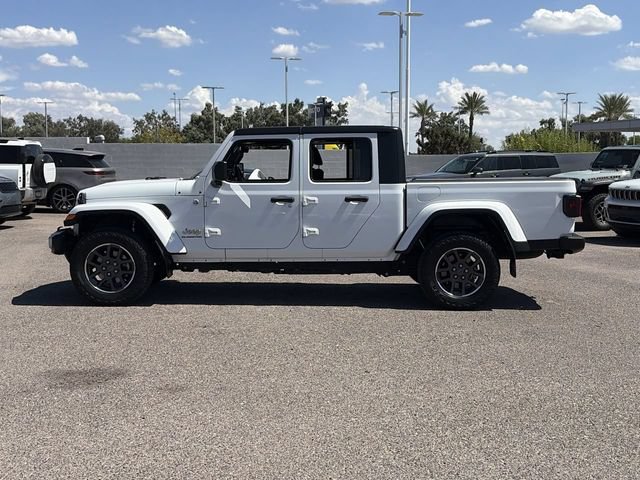 Used 2022 Jeep Gladiator Overland w/ Trailer Tow Package AWD/4WD image 9