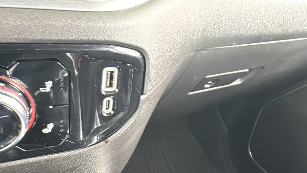 Used 2022 GMC Sierra 1500 Elevation image 28