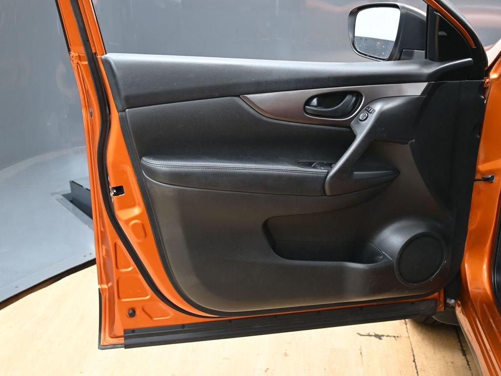 Used 2022 Nissan Rogue Sport SL image 41