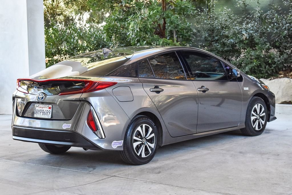 Used 2018 Toyota Prius Prime Premium w/ Carpet Mat Package image 6