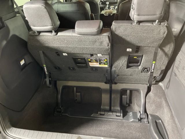 Used 2025 Toyota Sienna Limited AWD/4WD image 10