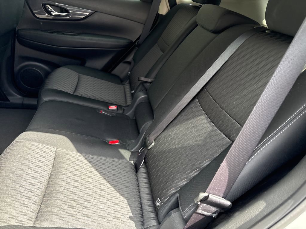 Used 2018 Nissan Rogue SV w/ Premium Package image 10