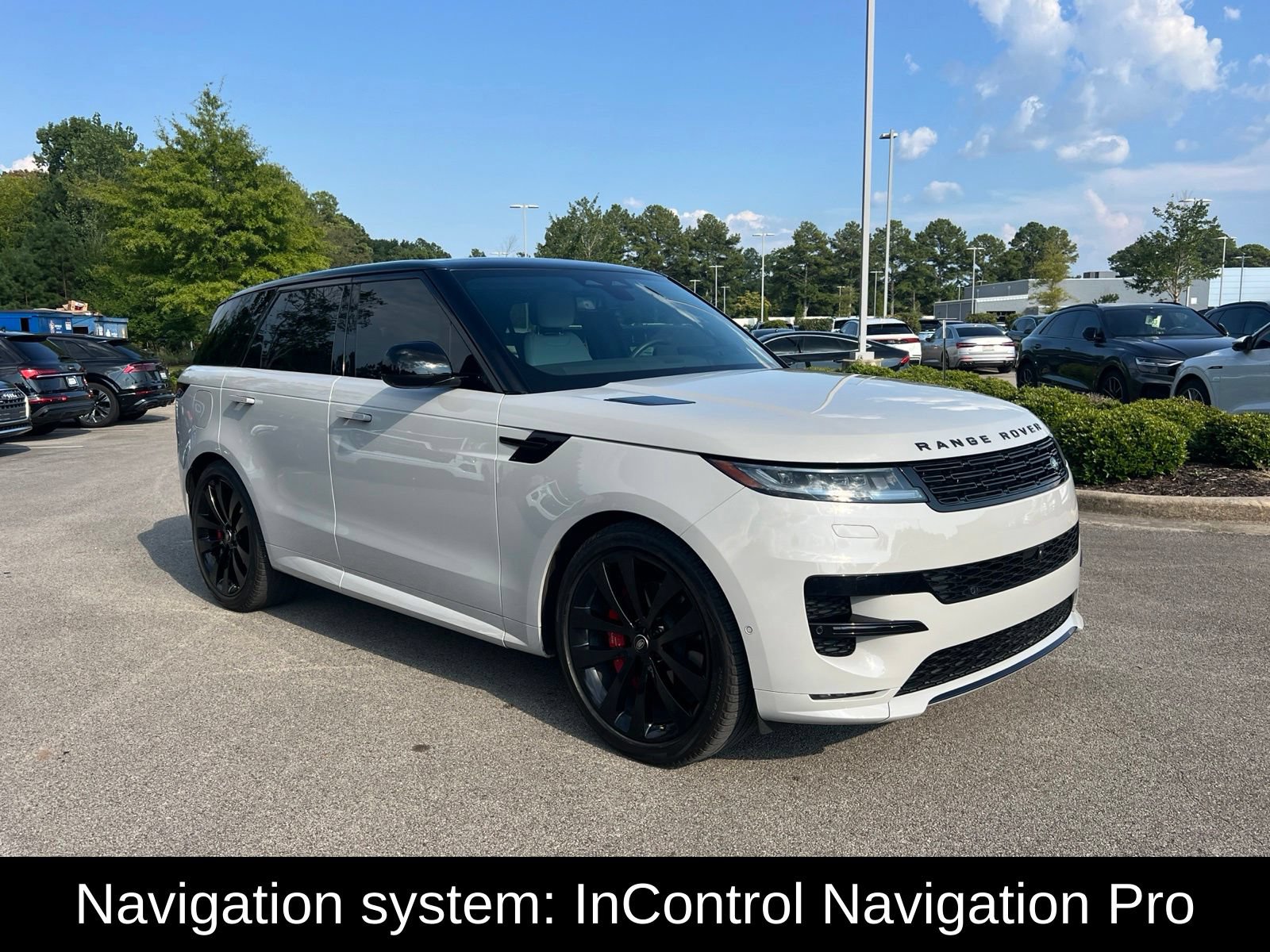 Used 2024 Land Rover Range Rover Sport Dynamic SE AWD/4WD image 3