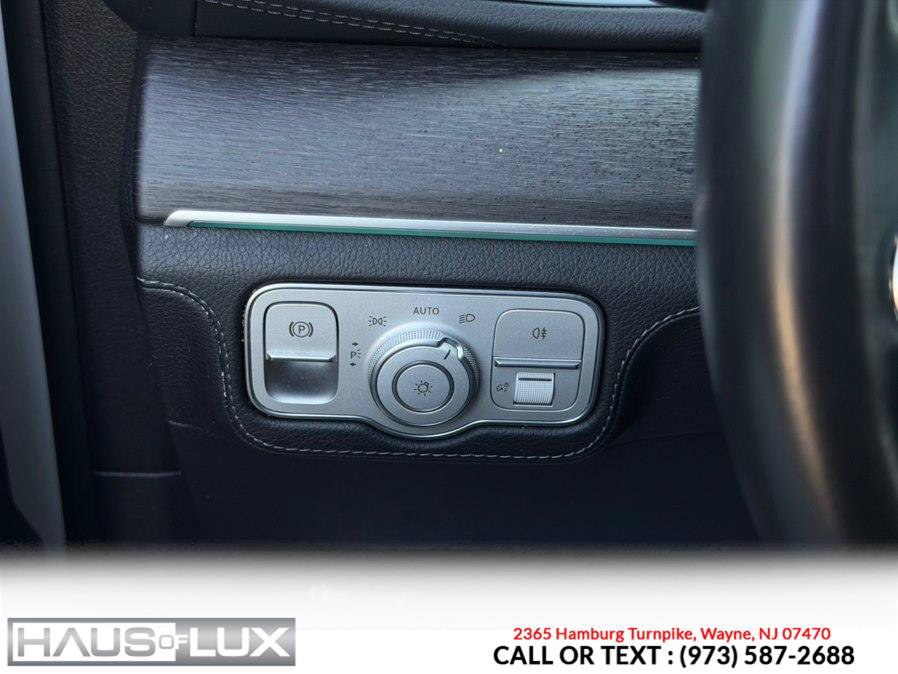 Used 2022 Mercedes-Benz GLE 350 4MATIC w/ AMG Line Exterior image 39