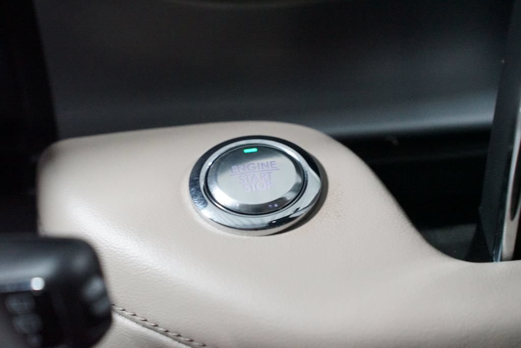 Used 2023 Lincoln Aviator 2WD w/ Premium Package image 22