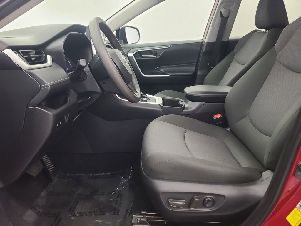 Used 2025 Toyota RAV4 XLE image 27