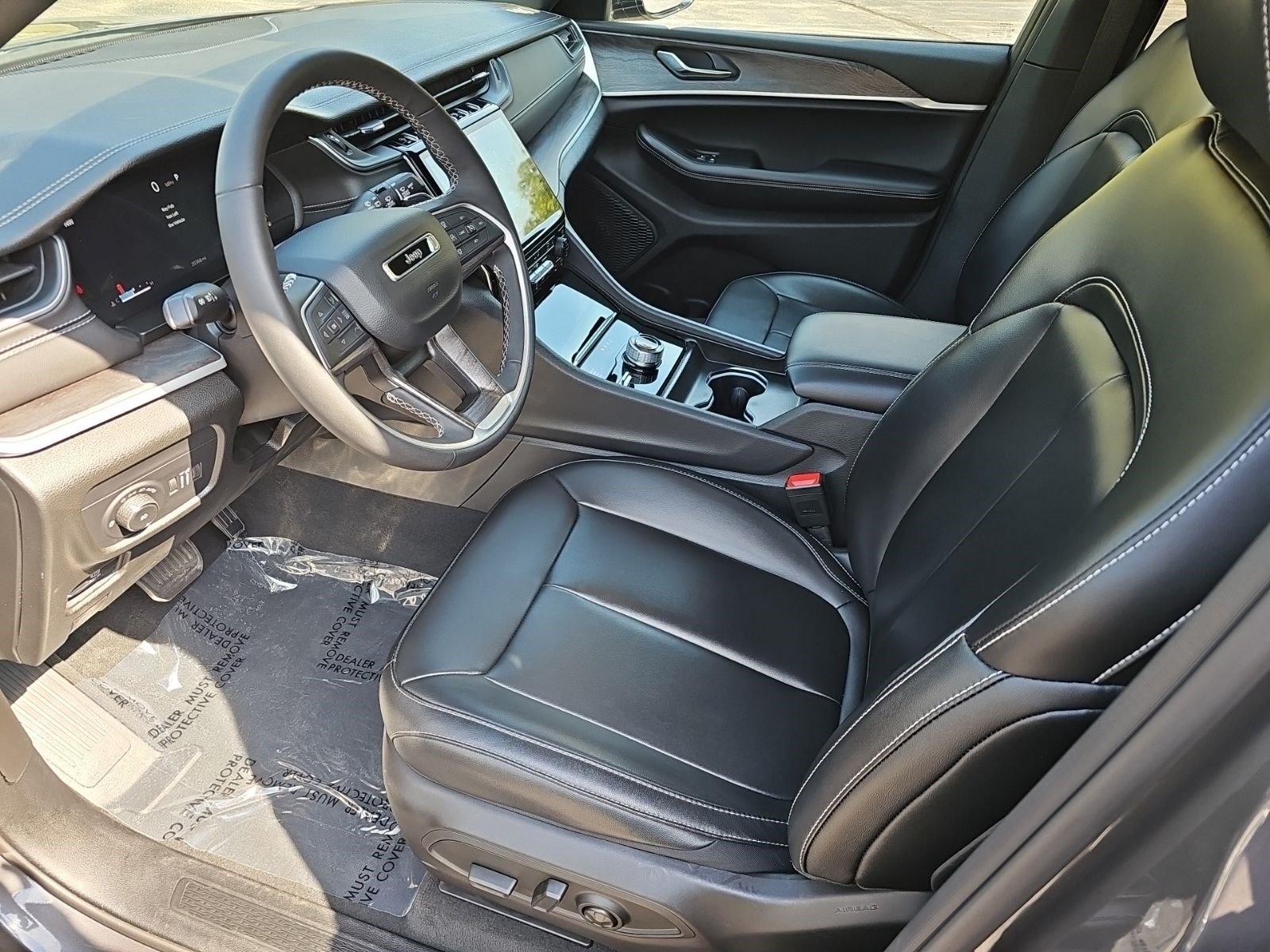 Used 2024 Jeep Grand Cherokee L Limited AWD/4WD image 18