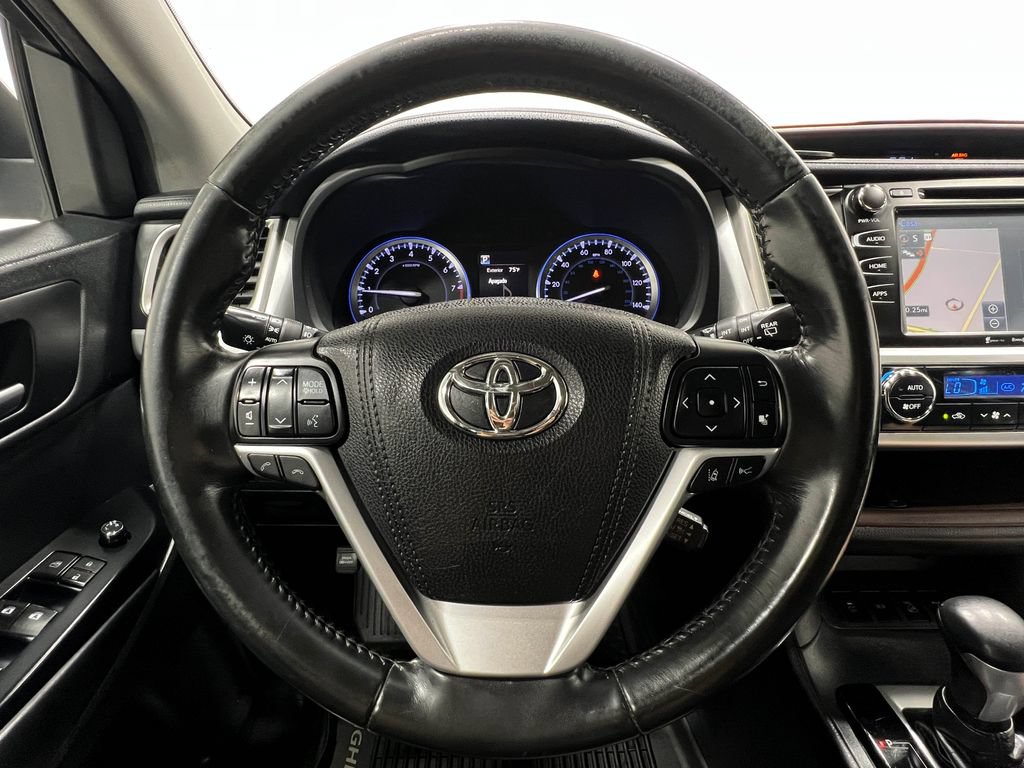Used 2018 Toyota Highlander XLE AWD/4WD image 22