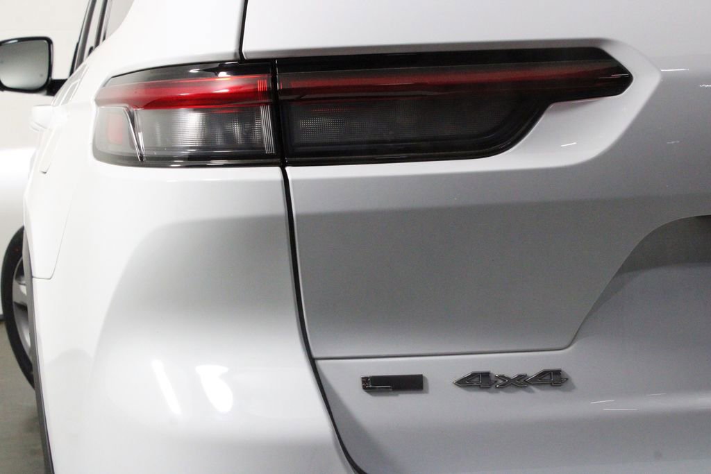 Used 2021 Jeep Grand Cherokee L Limited w/ Luxury Tech Group II image 48