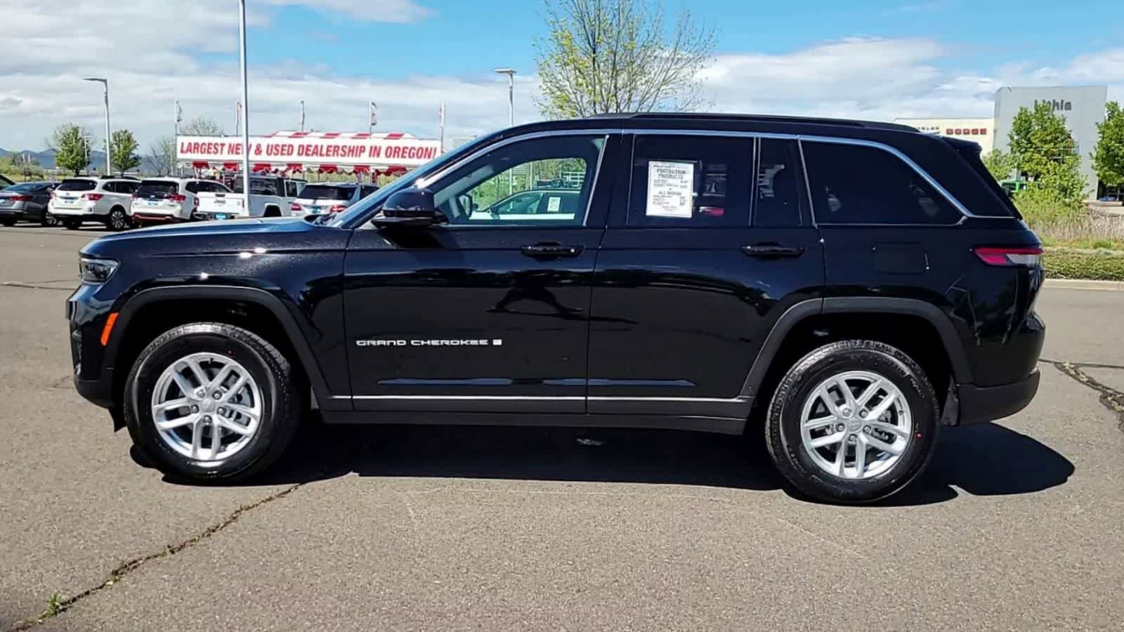 New 2026 Jeep Grand Cherokee 4WD image 5