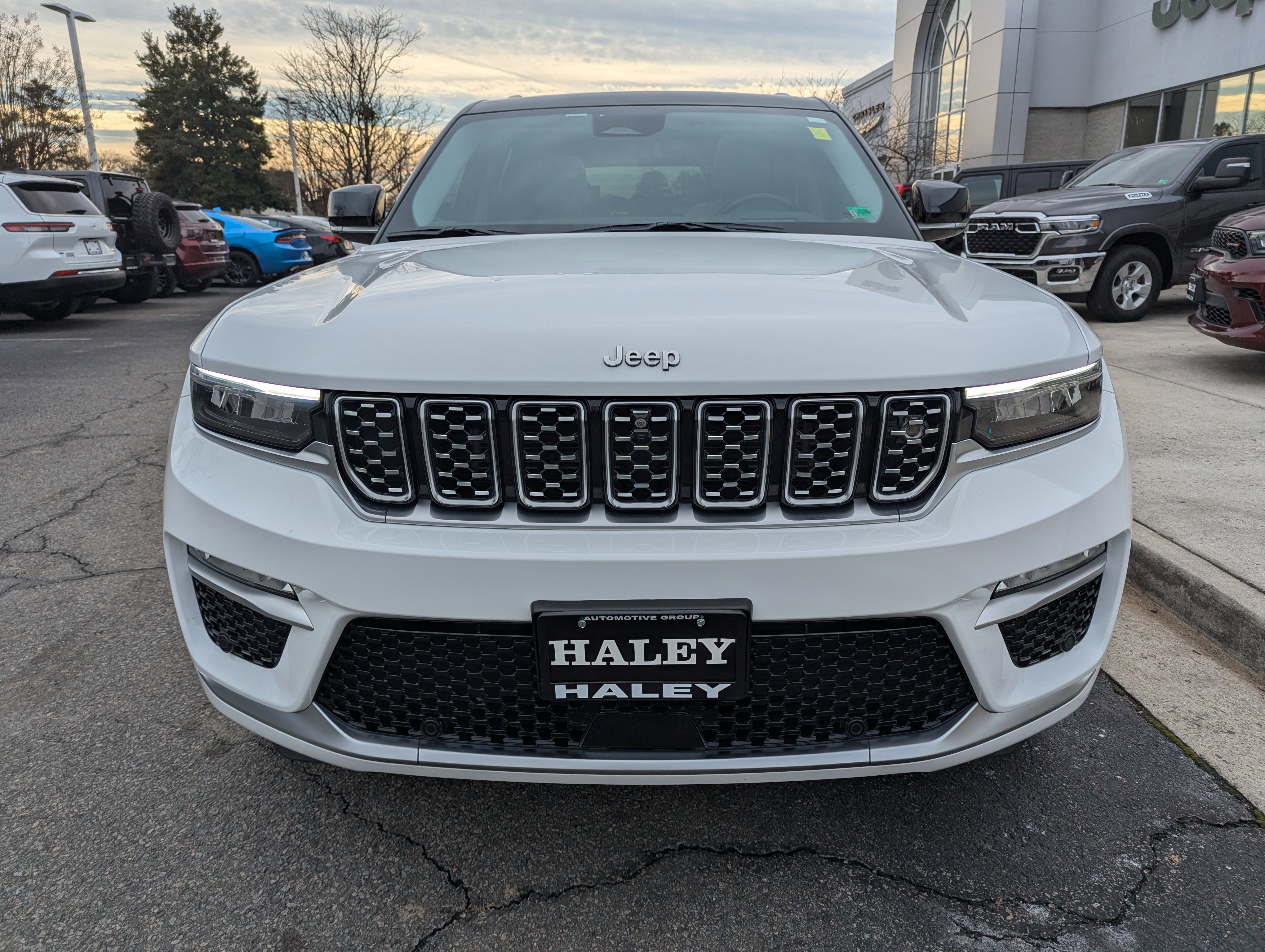 Used 2022 Jeep Grand Cherokee Summit w/ Adv Protech Group IV image 3