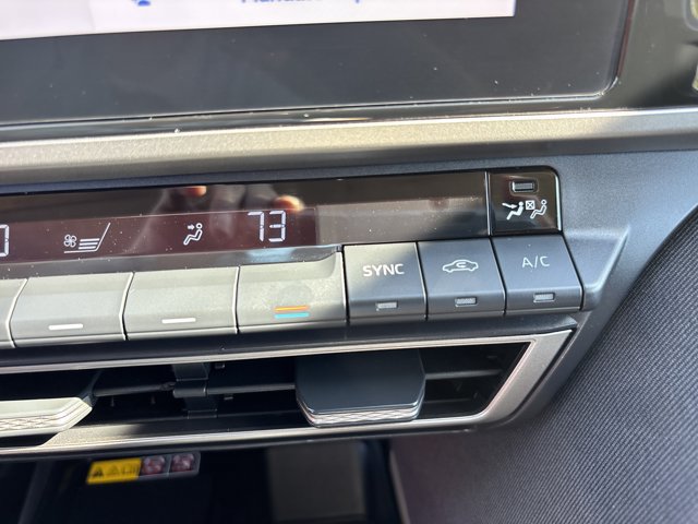 Used 2025 Toyota Camry LE FWD image 27
